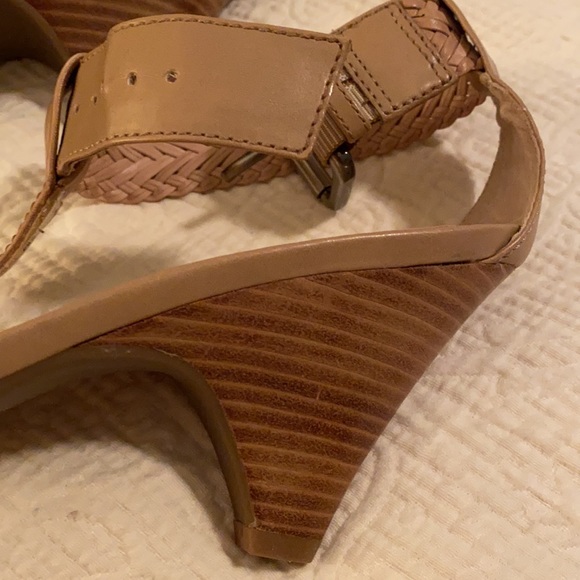 Shoes - Picture 6 of 8